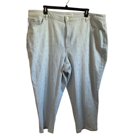Lane Bryant Mid Rise Boyfriend Rhinestone Light Wash Denim Capris - Size 26 - Picture 1 of 7